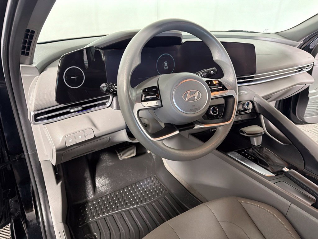 Used 2024 Hyundai Elantra SEL FWD image 8