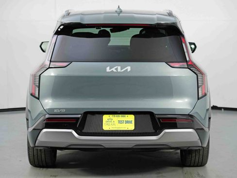 Used 2024 Kia EV9 Land image 56