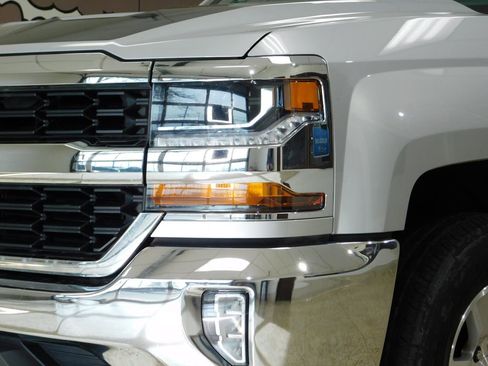 Used 2017 Chevrolet Silverado 1500 LT w/ LT Convenience Package RWD image 19