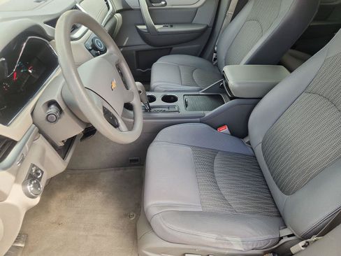 Used 2015 Chevrolet Traverse LS FWD image 17