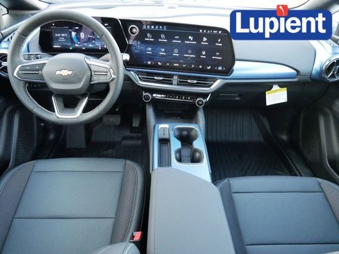 New 2026 Chevrolet Equinox EV LT image 16