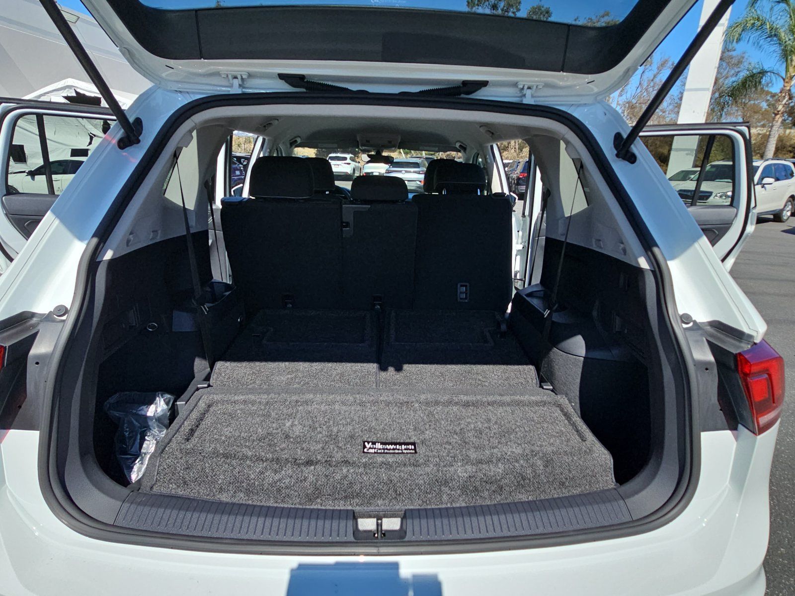Used 2023 Volkswagen Tiguan S FWD image 13