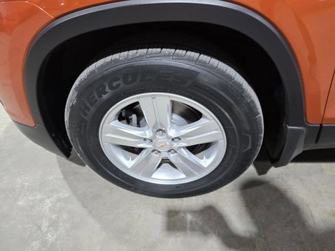Used 2015 Chevrolet Trax LT w/ LT Sun and Sound Package AWD/4WD image 20
