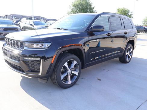 New 2026 Jeep Grand Cherokee L Limited AWD/4WD image 10