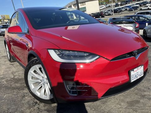 Used 2017 Tesla Model X 75D image 1