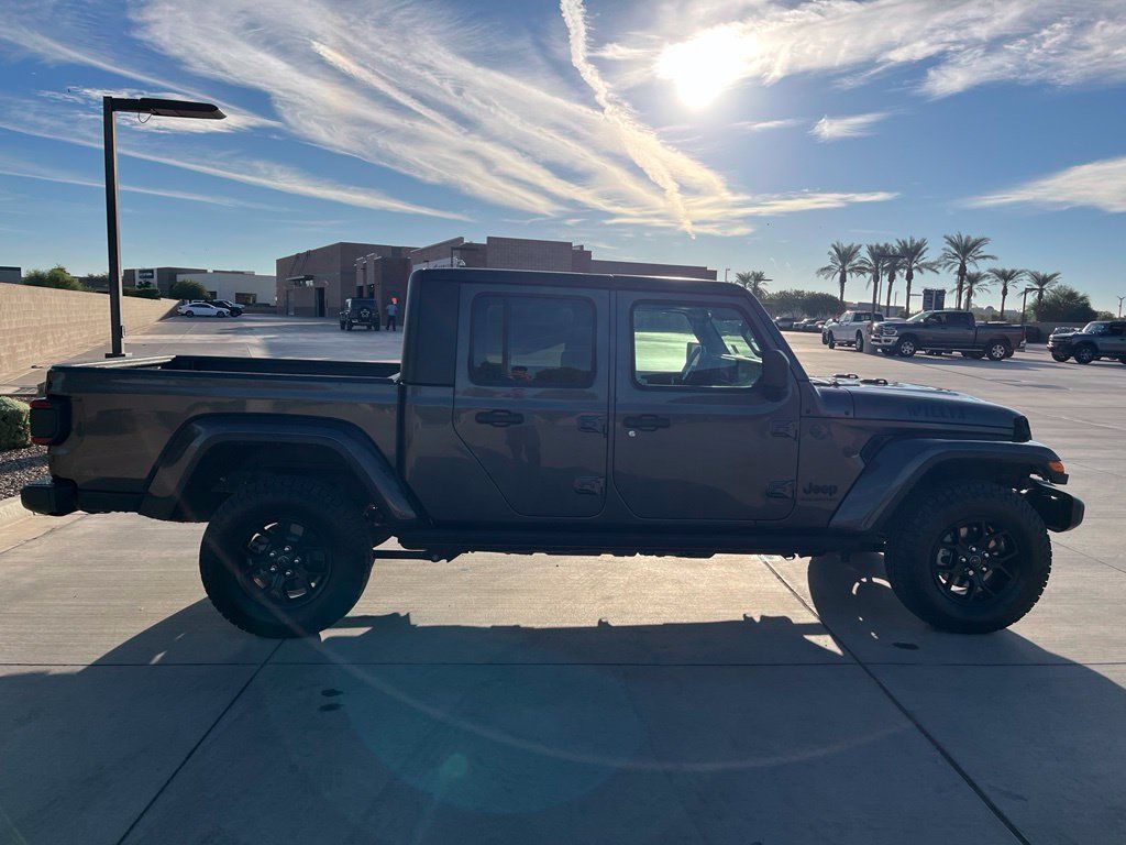 Used 2024 Jeep Gladiator Sport AWD/4WD image 6