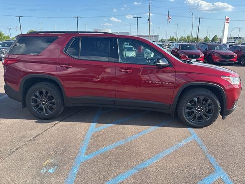 Used 2019 Chevrolet Traverse RS w/ LPO, Floor Liner Package AWD/4WD image 4