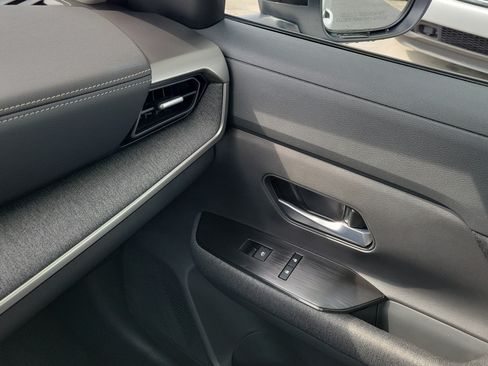 Certified 2026 Nissan Kicks SV FWD image 28