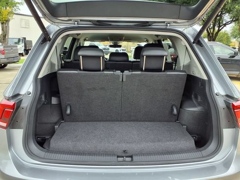 Used 2024 Volkswagen Tiguan SE FWD image 10