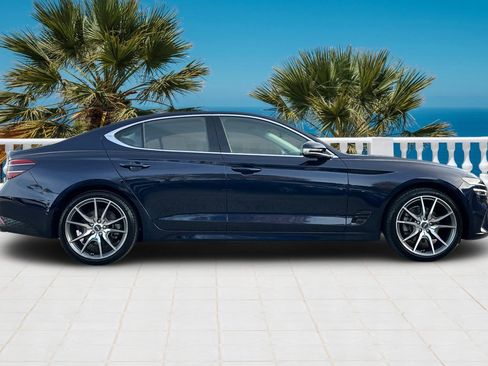 Used 2023 Genesis G70 2.0T image 3