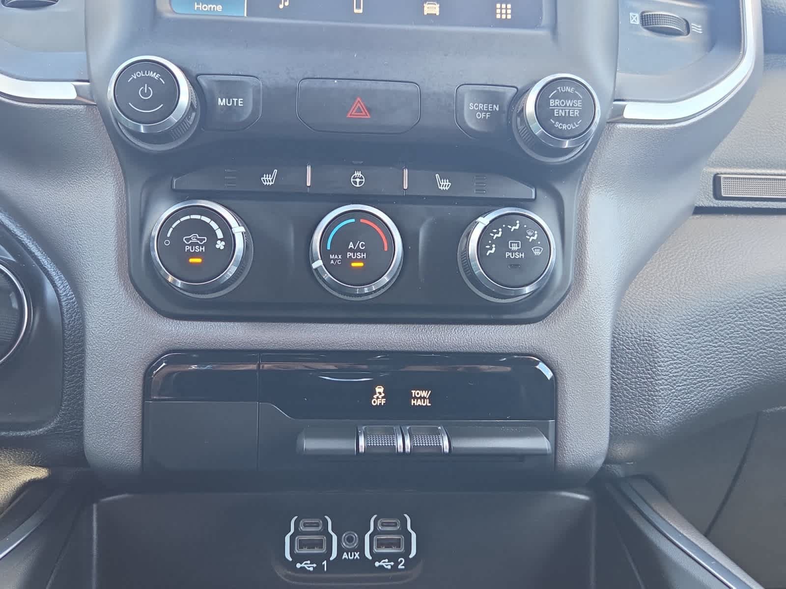 Used 2024 RAM 1500 Big Horn AWD/4WD image 26