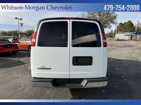 Used 2020 Chevrolet Express 3500 LT w/ LT Preferred Equipment Group image 6