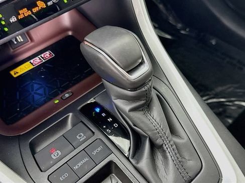 Certified 2025 Toyota RAV4 Limited FWD image 18