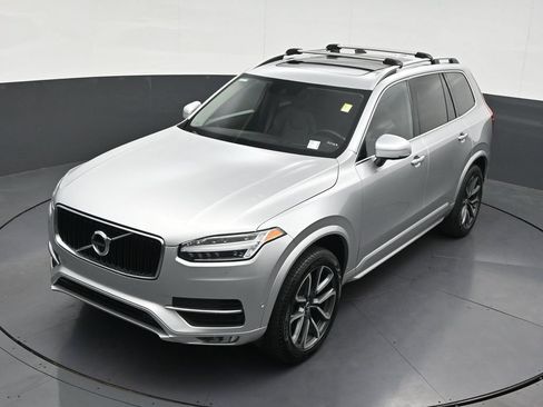 Used 2018 Volvo XC90 T5 Momentum w/ Convenience Package AWD/4WD image 15