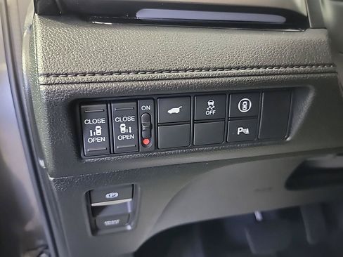Certified 2024 Honda Odyssey Touring image 38