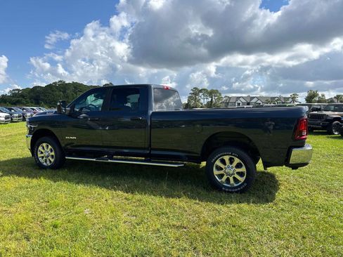 New 2026 RAM 3500 Big Horn AWD/4WD image 5