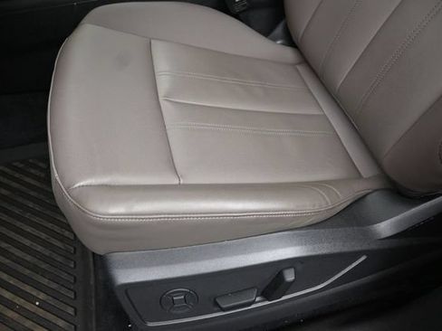 Used 2025 Audi Q5 Premium w/ Convenience Package AWD/4WD image 23