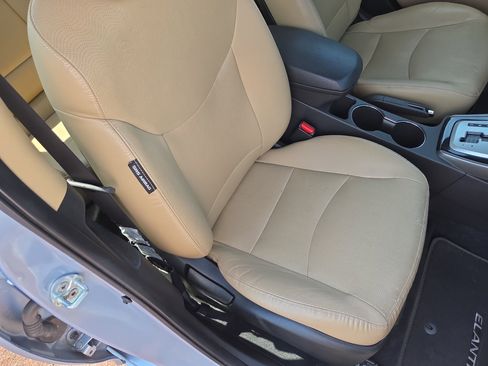 Used 2012 Hyundai Elantra Limited FWD image 16