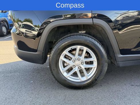 Used 2025 Jeep Grand Cherokee Laredo X w/ Luxury Tech Group I AWD/4WD image 12