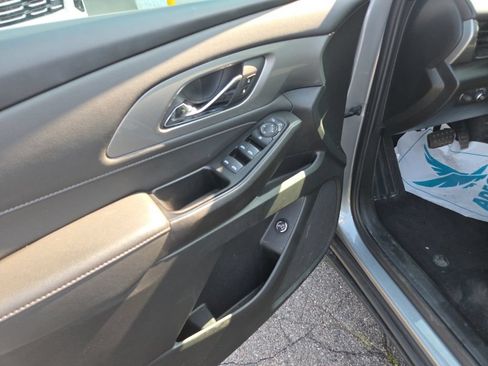 Used 2023 Chevrolet Traverse LT w/ LPO, Floor Liner Package AWD/4WD image 14