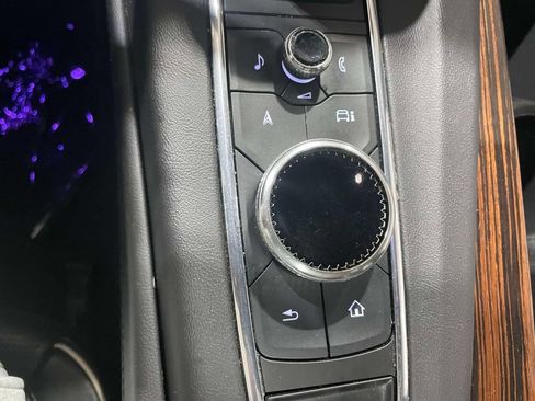 Used 2023 Cadillac Escalade Premium Luxury AWD/4WD image 30