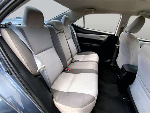 Used 2018 Toyota Corolla LE FWD image 19