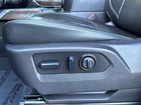 Used 2023 GMC Sierra 3500 Denali w/ Denali Black Diamond Edition image 13