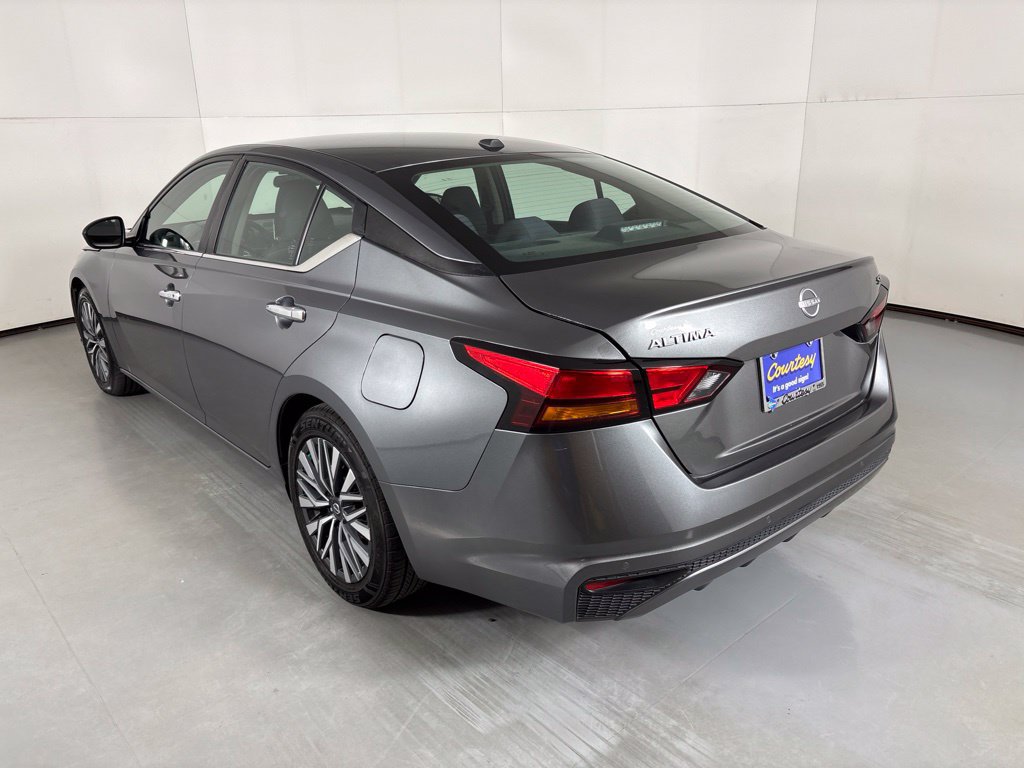 Used 2024 Nissan Altima 2.5 SV FWD image 6