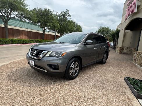 Used 2020 Nissan Pathfinder S image 12