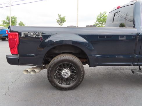 Used 2022 Ford F250 Lariat w/ Black Appearance Package image 21