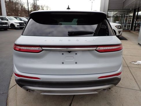 New 2026 Lincoln Corsair Premiere image 4