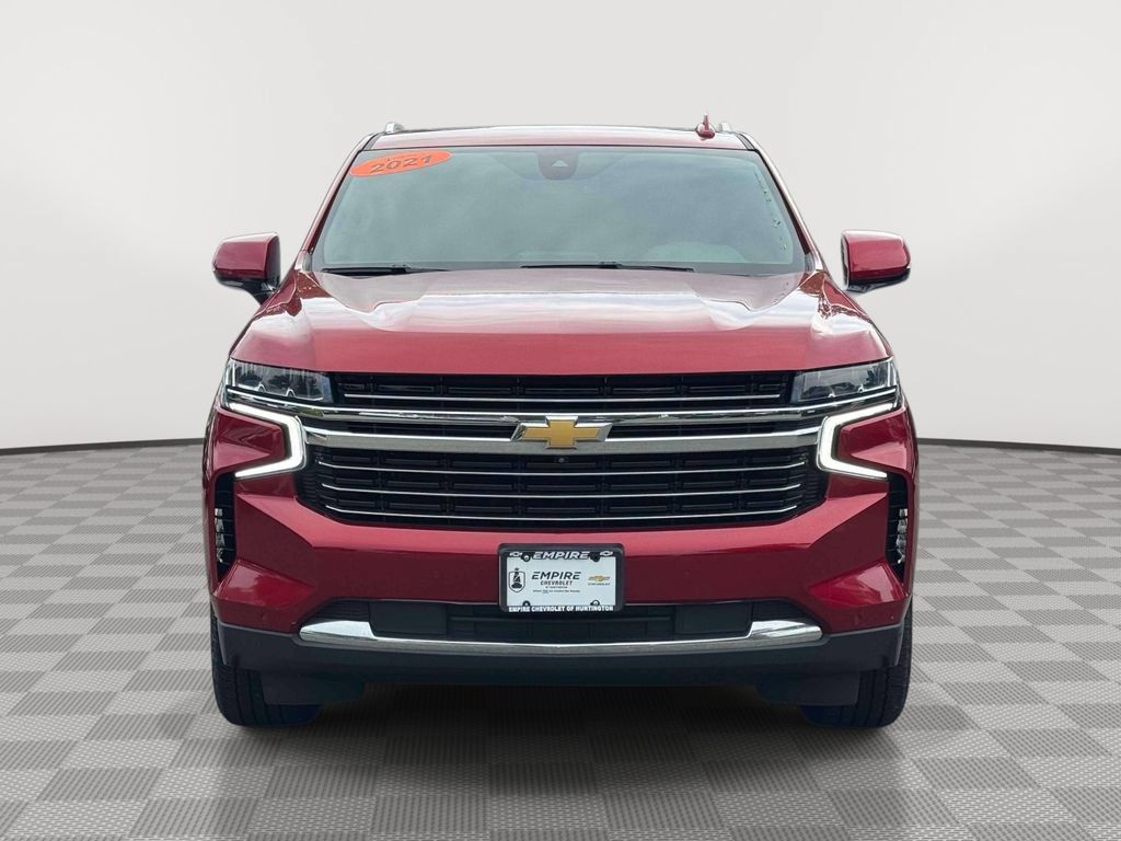 Used 2021 Chevrolet Suburban LT w/ LT Signature Package AWD/4WD image 2