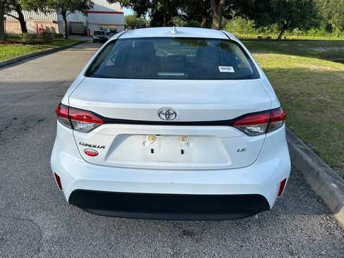 Used 2024 Toyota Corolla LE FWD image 5
