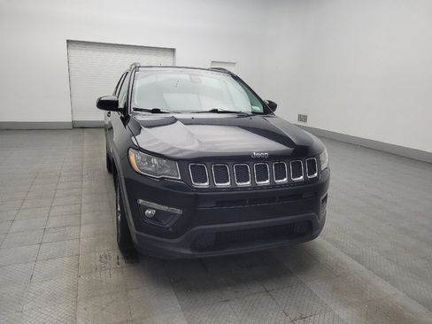 Used 2019 Jeep Compass Latitude FWD image 13