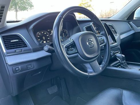 Used 2021 Volvo XC90 T5 Momentum w/ Protection Package Premier image 10