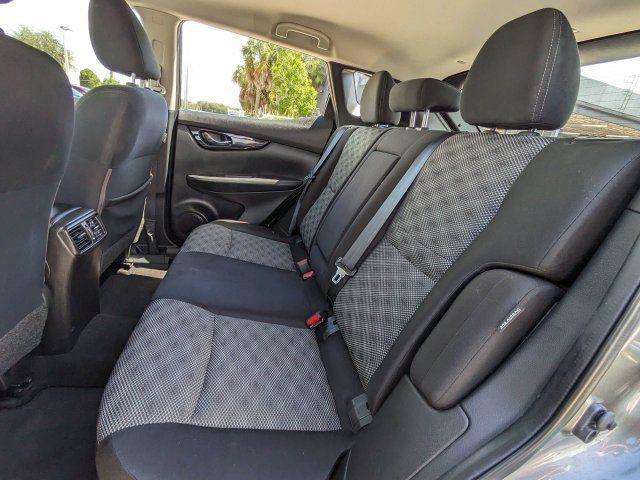 Used 2021 Nissan Rogue Sport SV FWD image 14