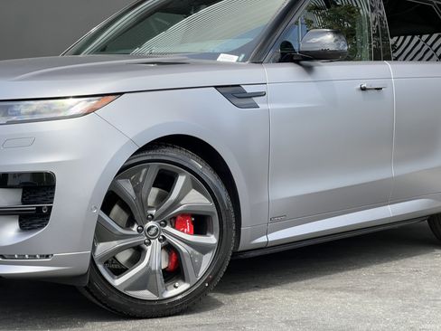 New 2025 Land Rover Range Rover Sport Autobiography AWD/4WD image 2