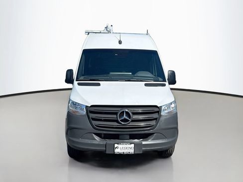 Used 2024 Mercedes-Benz Sprinter 2500 image 2