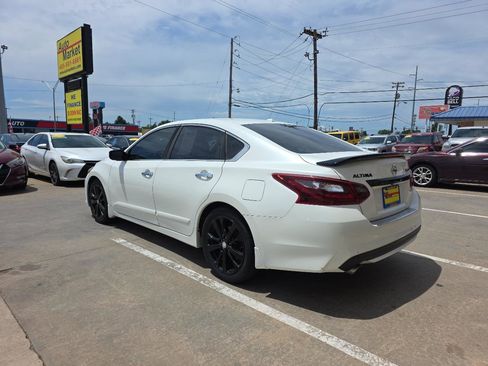 Used 2016 Nissan Maxima Platinum FWD image 7