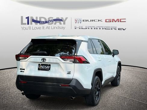 Used 2022 Toyota RAV4 LE AWD/4WD image 3