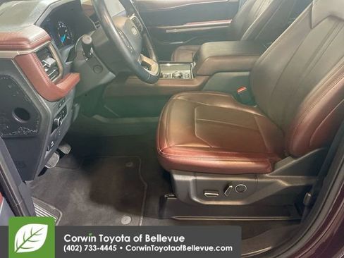 Used 2024 Ford Expedition Limited image 12