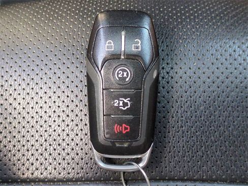 Used 2017 Ford Mustang Premium image 27