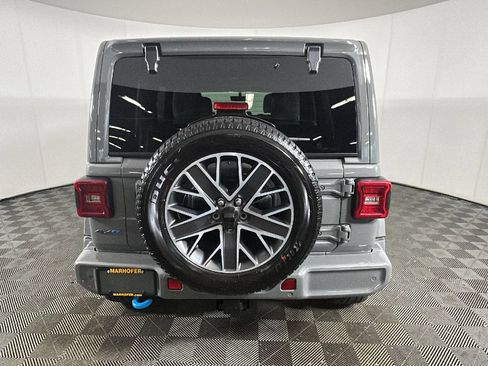 Used 2023 Jeep Wrangler Unlimited Sahara AWD/4WD image 4