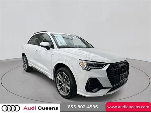 Certified 2025 Audi Q3 2.0T Premium w/ Black Optic Sport Package image 5