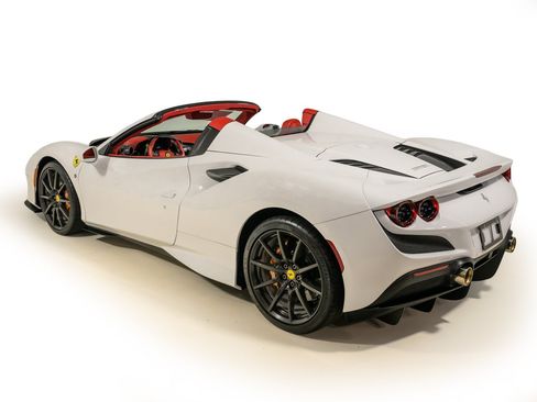 Certified 2023 Ferrari F8 Tributo RWD image 4