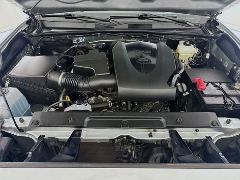 Used 2022 Toyota Tacoma TRD Off-Road w/ Technology Package image 27