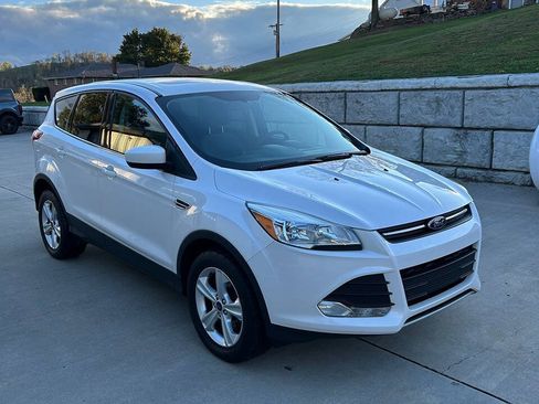 Used 2016 Ford Escape SE AWD/4WD image 3