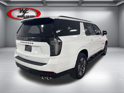 New 2026 Chevrolet Suburban Z71 w/ Z71 Off-Road Package AWD/4WD image 6