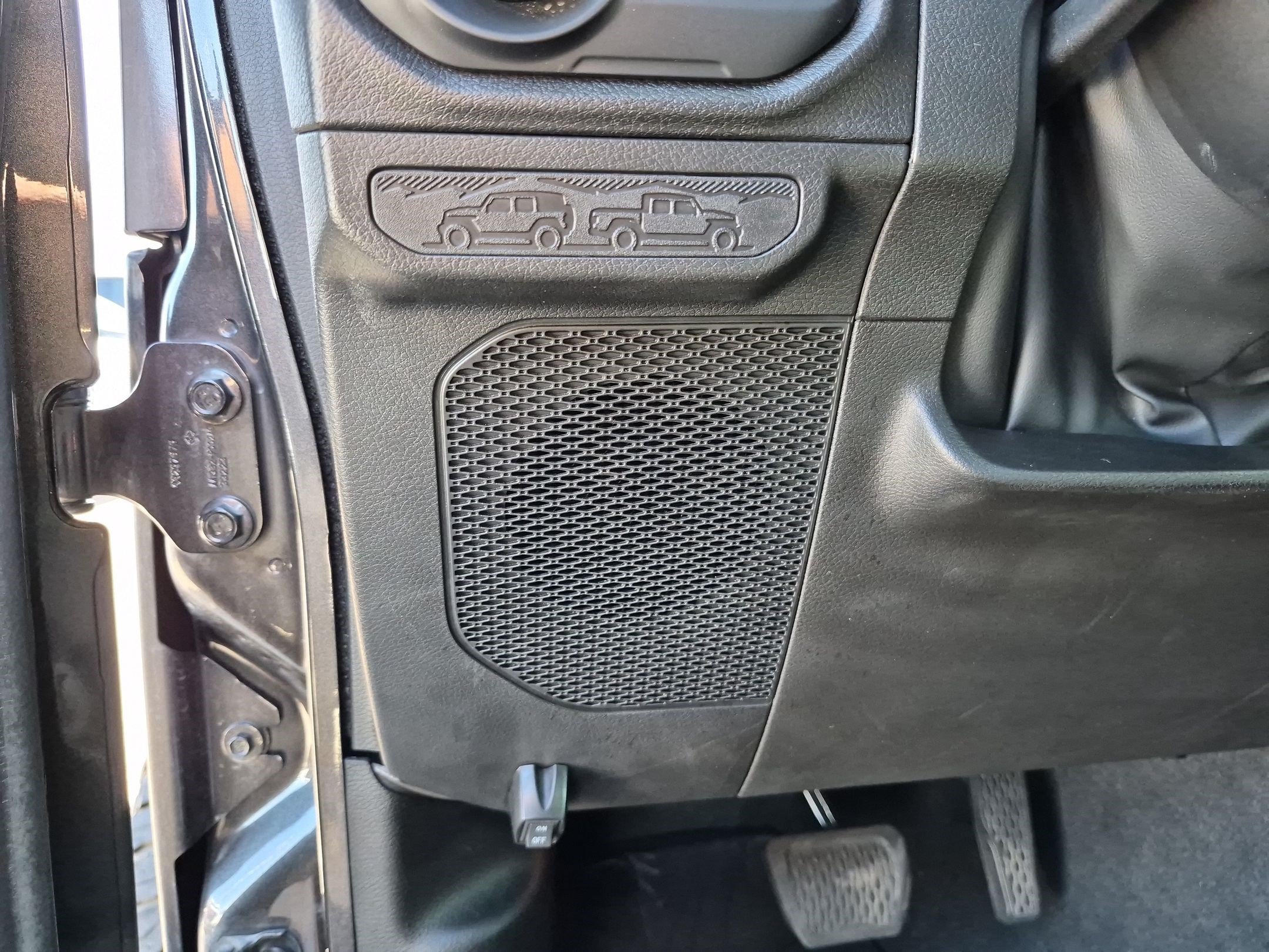 Used 2024 Jeep Gladiator Sport AWD/4WD image 13