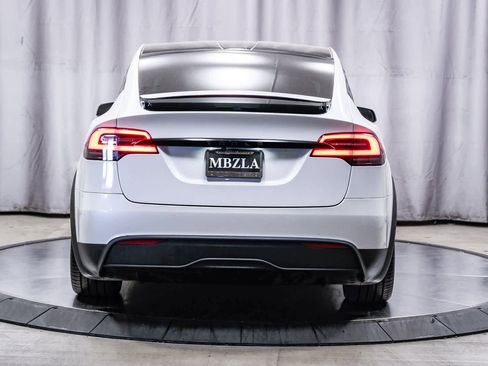 Used 2023 Tesla Model X image 3